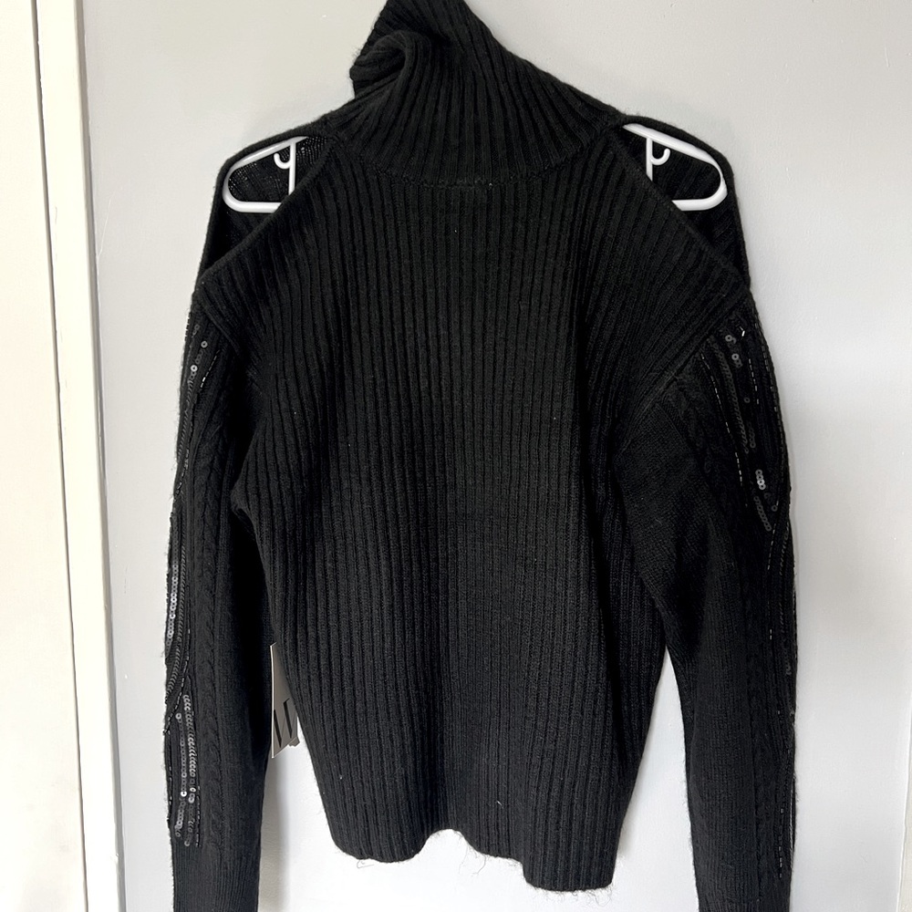 Turtleneck Long Sleeve
Pullover Sweater